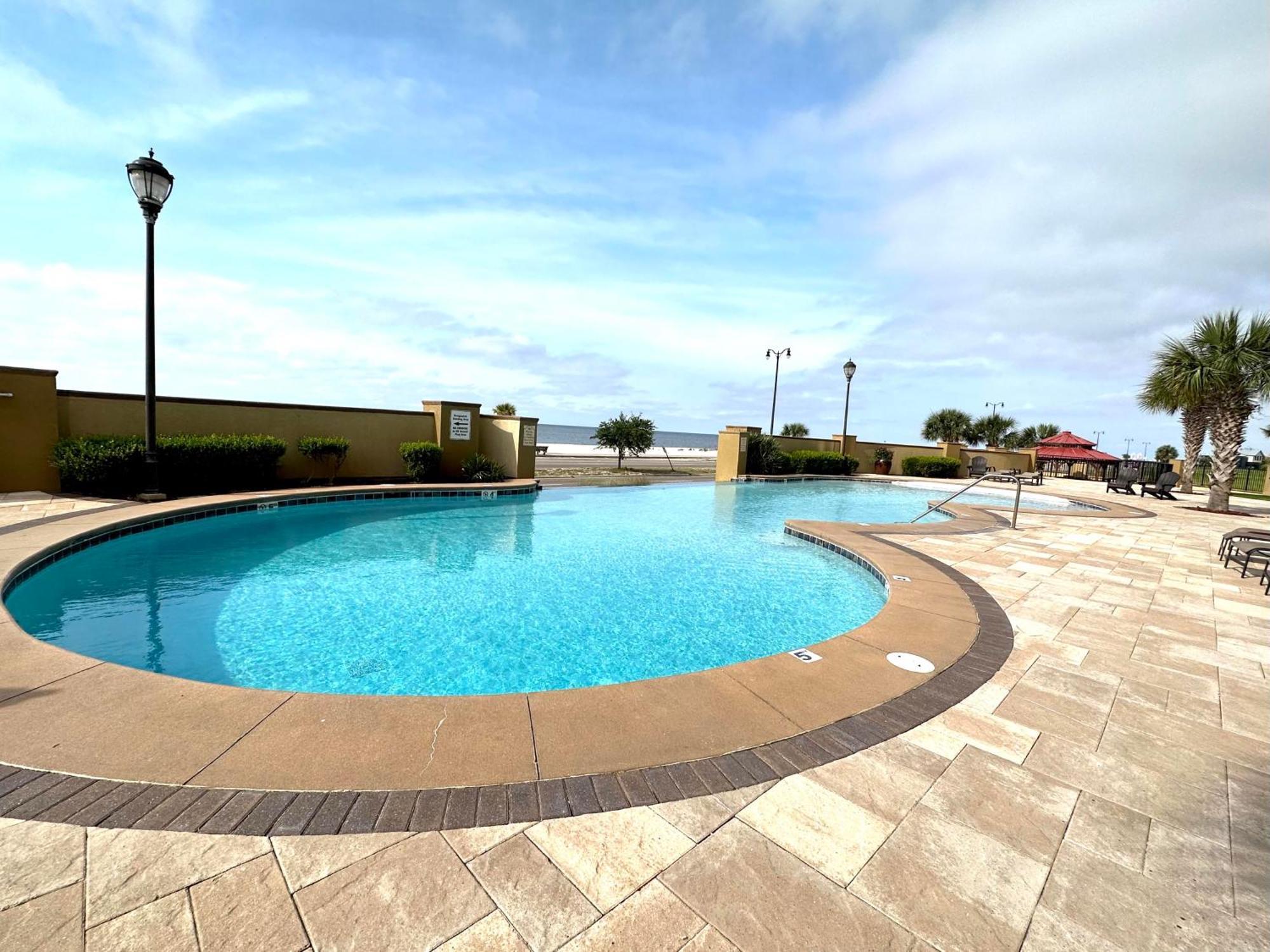 Lovely 22 In Sienna Overlooking The Gulf Gulfport Exterior photo